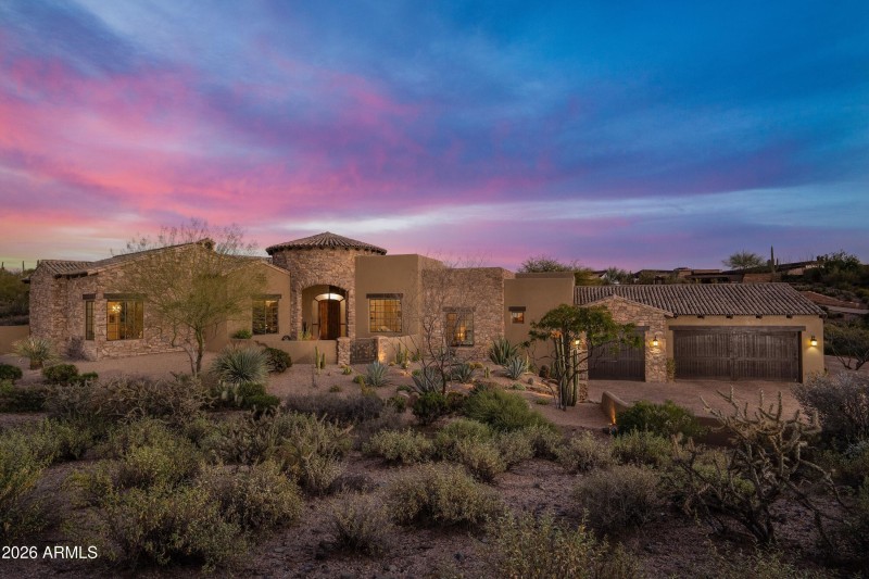 001_Desert Elegance Charm & Serenity