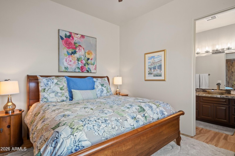 017_Guest Ensuite 1