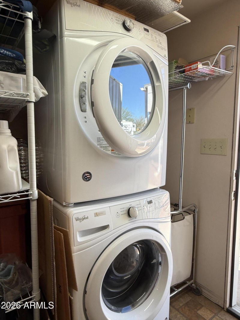 Laundry w Hot Water convey