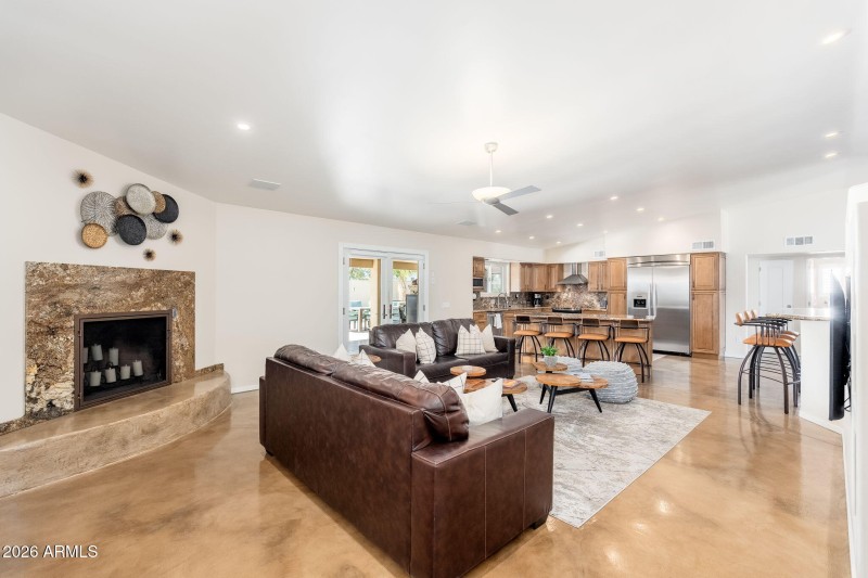 12640 N 57th St - 10