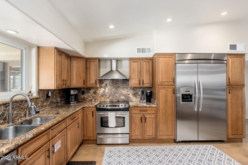 12640 N 57th St - 17