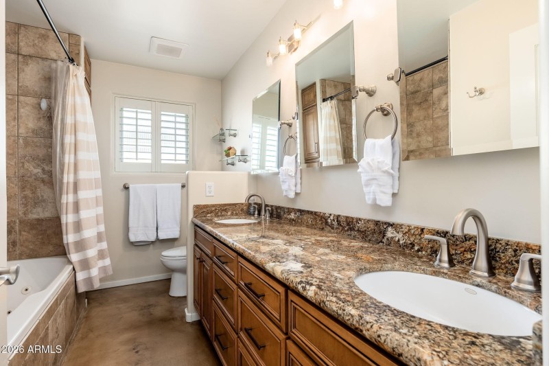 12640 N 57th St - 27