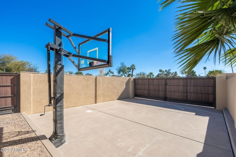 12640 N 57th St - 48