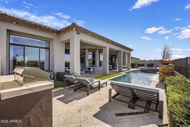 038_BBQ Area-Afternoon Sun Exposure