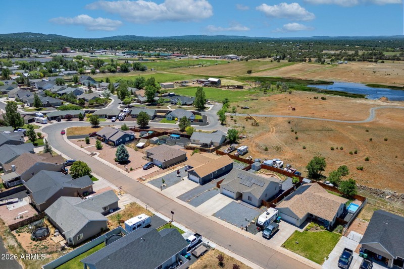 large-01902beb-dfe1-73c3-a960-d7d84b3358