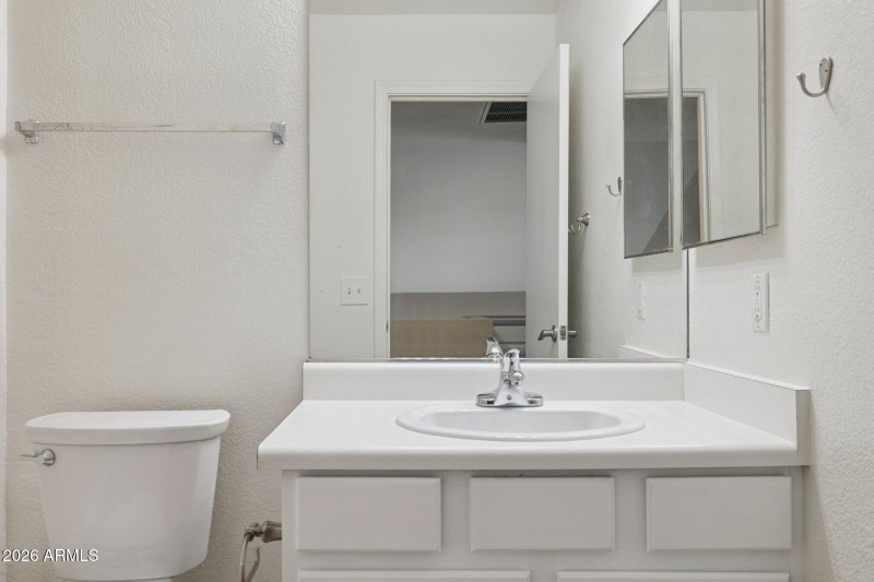 27-web-or-mls-19637-n-49th-ave