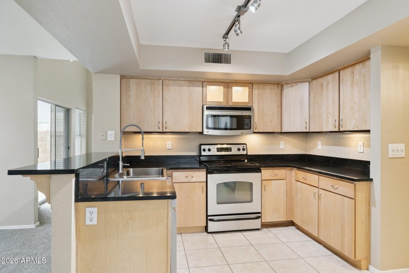 12-web-or-mls-19637-n-49th-ave