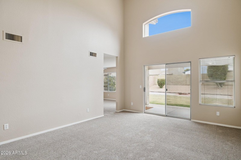 5-web-or-mls-19637-n-49th-ave