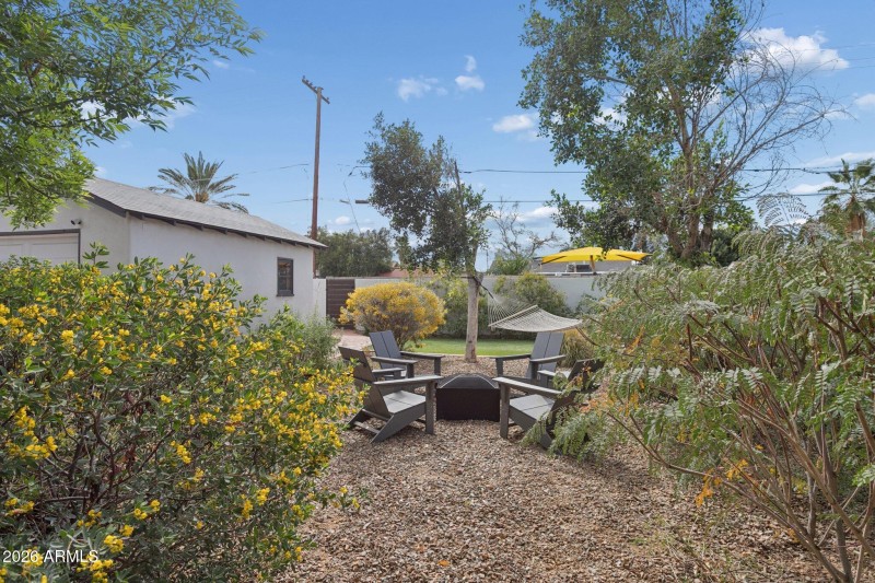 Many areas to entertain