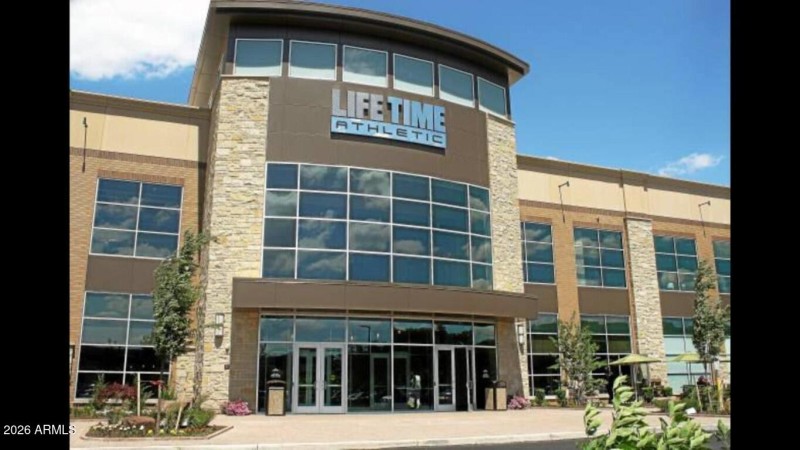 Walk to Lifetime Fitness