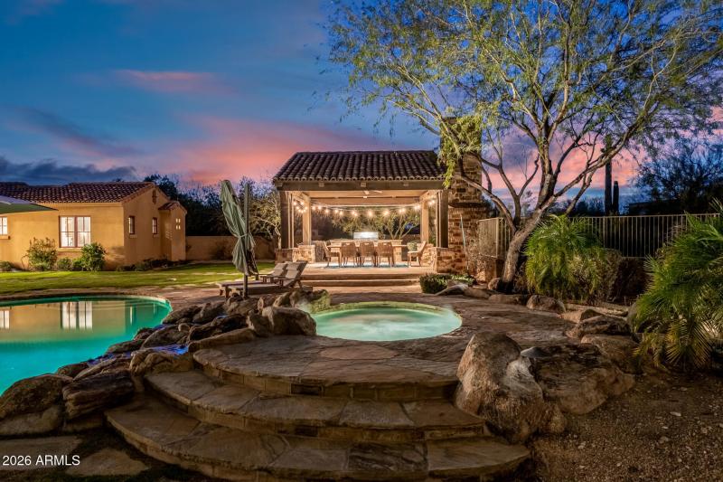 Pool With Water Feature