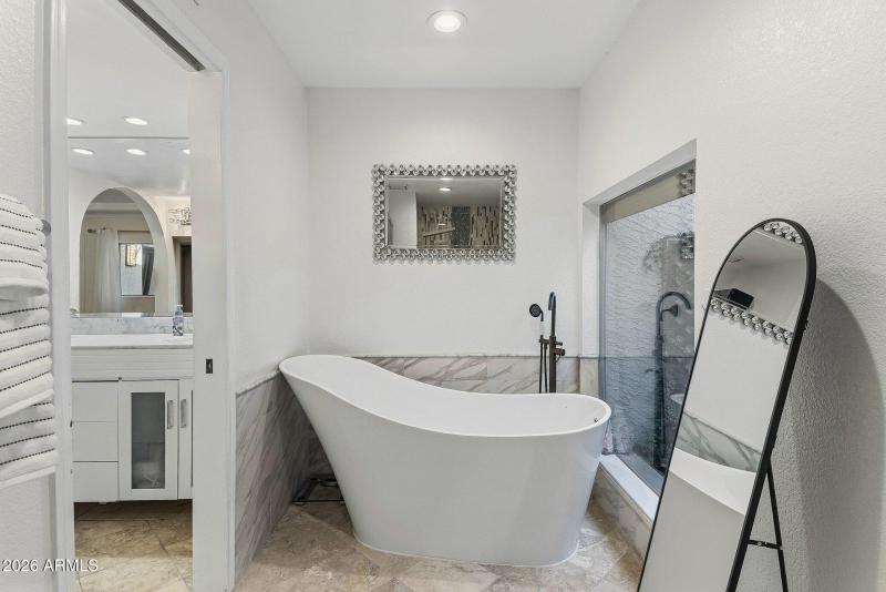 022_8935_n_82nd-18_31