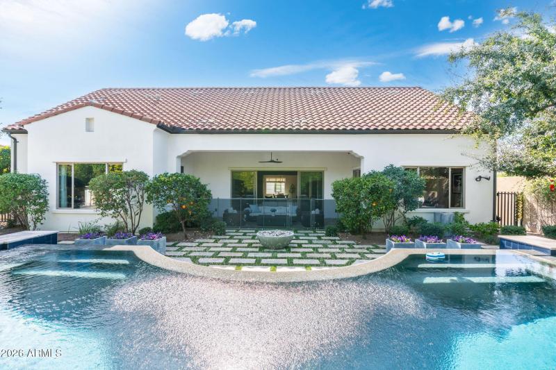 Outdoor Infiniti Edge Pool