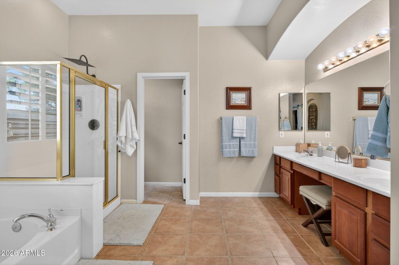 14-web-or-mls-Macaw (2)