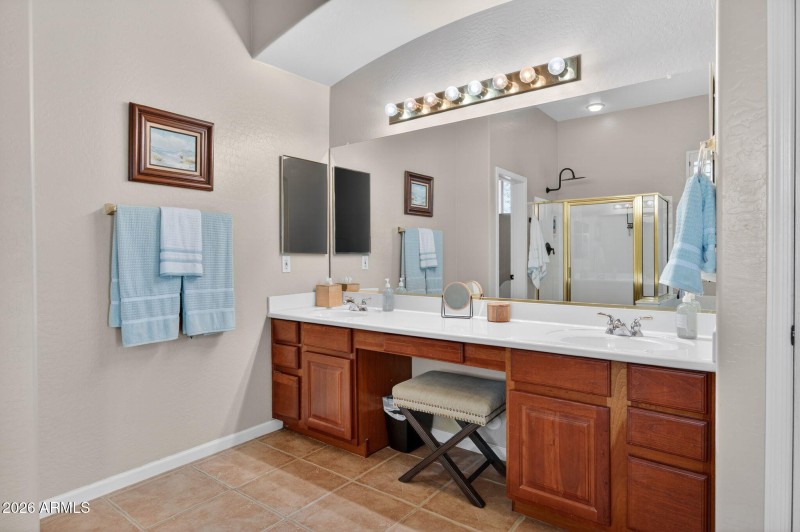 15-web-or-mls-Macaw (3)