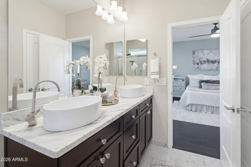 10722 W Yearling Rd-27