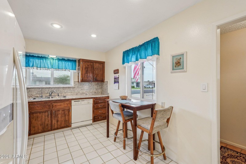 14-web-or-mls-W Clair Dr-S1702-014