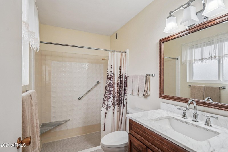 24-web-or-mls-W Clair Dr-S1702-024