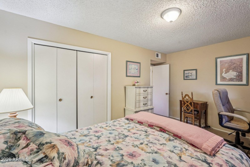 27-web-or-mls-W Clair Dr-S1702-027