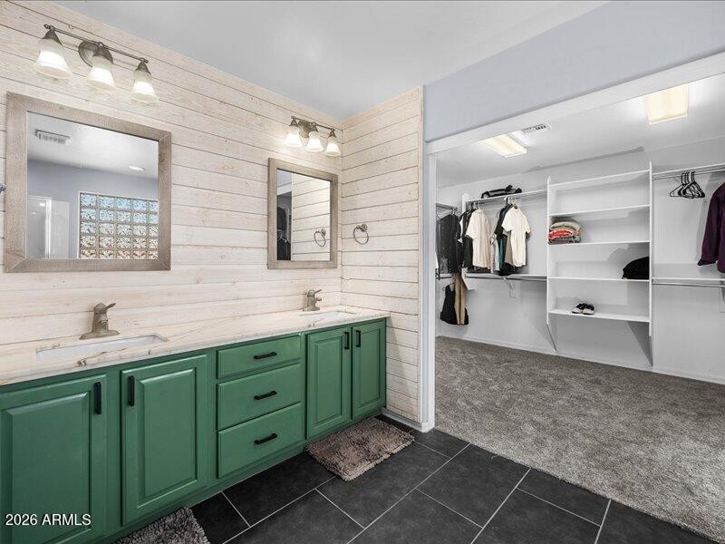 33-2683-N-Smithsonian-33