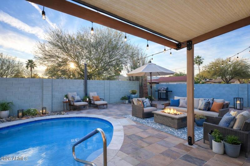 Poolside Lounge Area