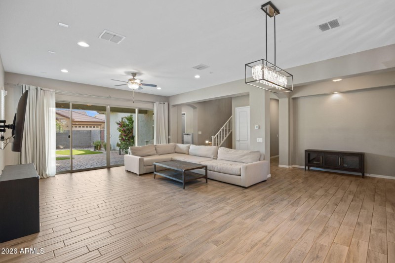 11-web-or-mls-4527-e-skousen-st