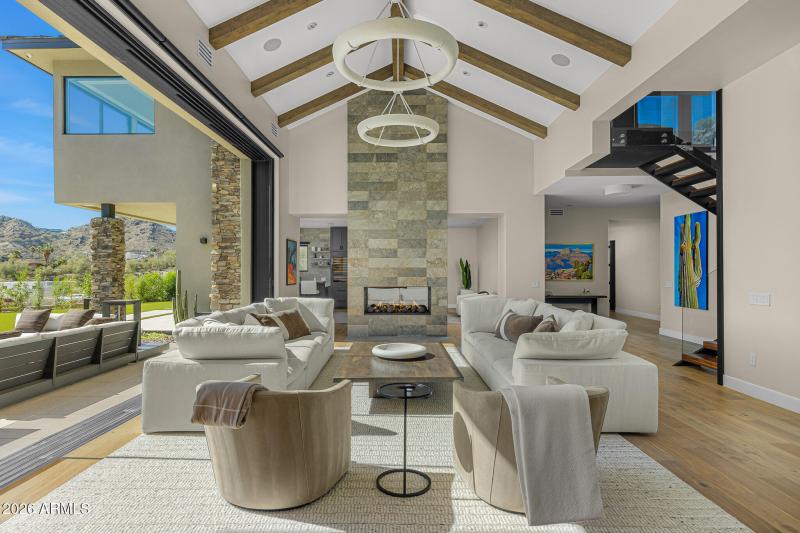 11great room_doors open