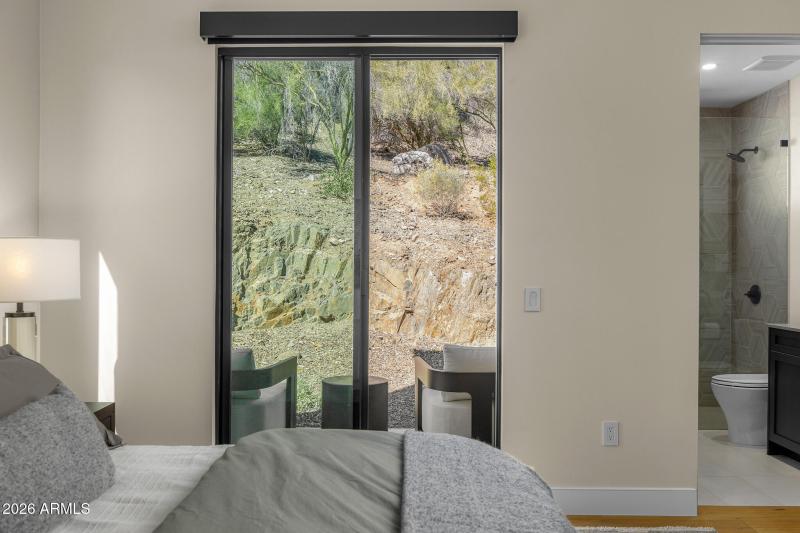 50guest bedroom2_private patio