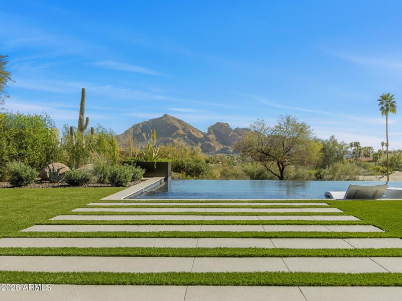 58pool and spa lounge