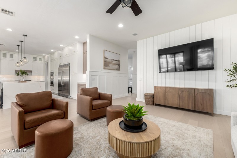 16) 67744-6996548b1fbcf