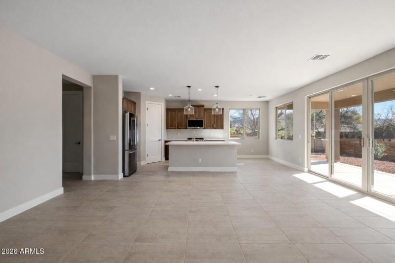 041-Living Room-Fixed