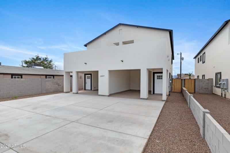 1523 W Hadley St-3
