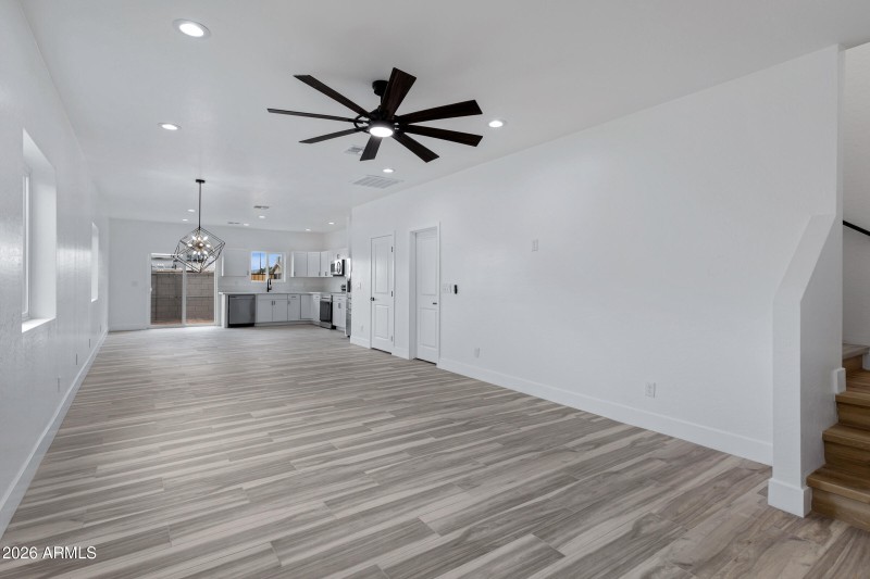 1523 W Hadley St-7