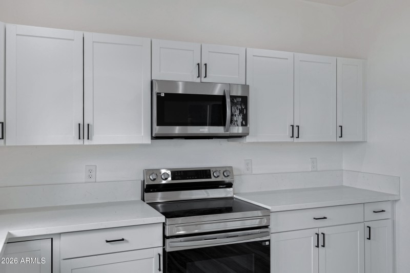 1523 W Hadley St-10