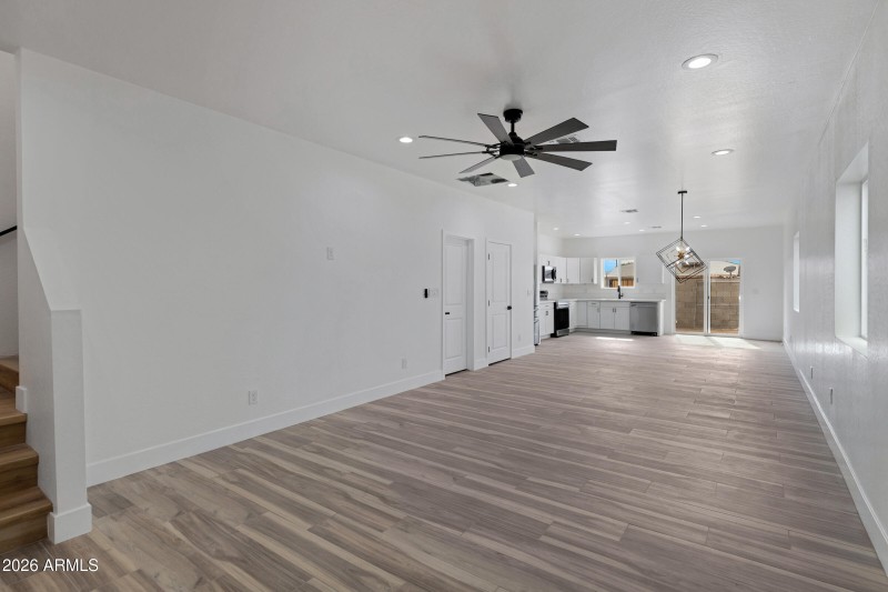 1523 W Hadley St-34