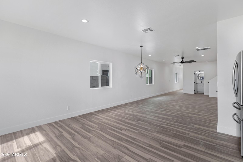 1523 W Hadley St-37