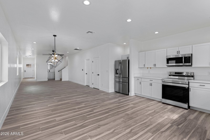 1523 W Hadley St-40