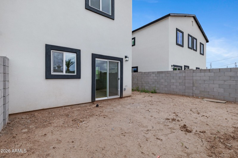 1527 W Hadley St-5