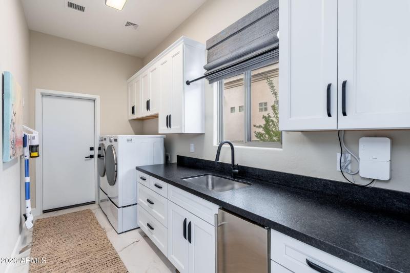 Laundry/ Mud Room