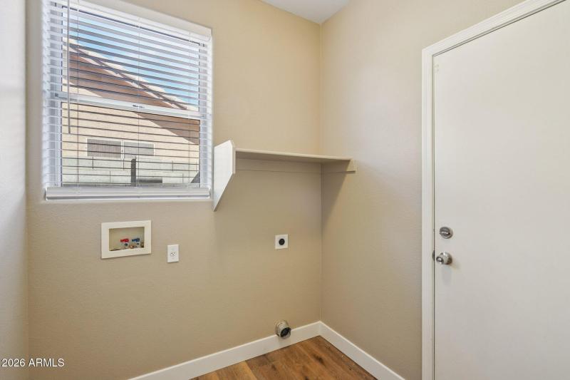 18-web-or-mls-W Thompson Way-S2002-018