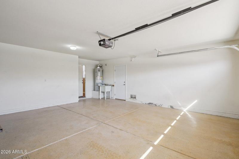 39-web-or-mls-W Thompson Way-S2002-039