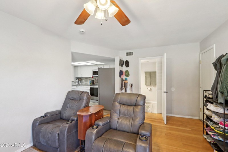 18-web-or-mls-W Gelding Dr-S2002-018