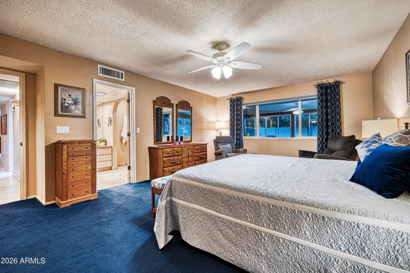 VERY LARGE PRIMARY SUITE