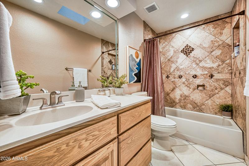 3025 W Kerry Ln - MLS Sized - 028 - 27 P