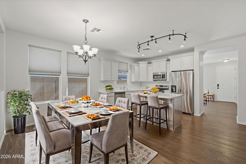 Virtually staged dining:kitchen