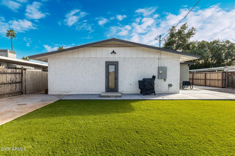 Back yard - Back home entry