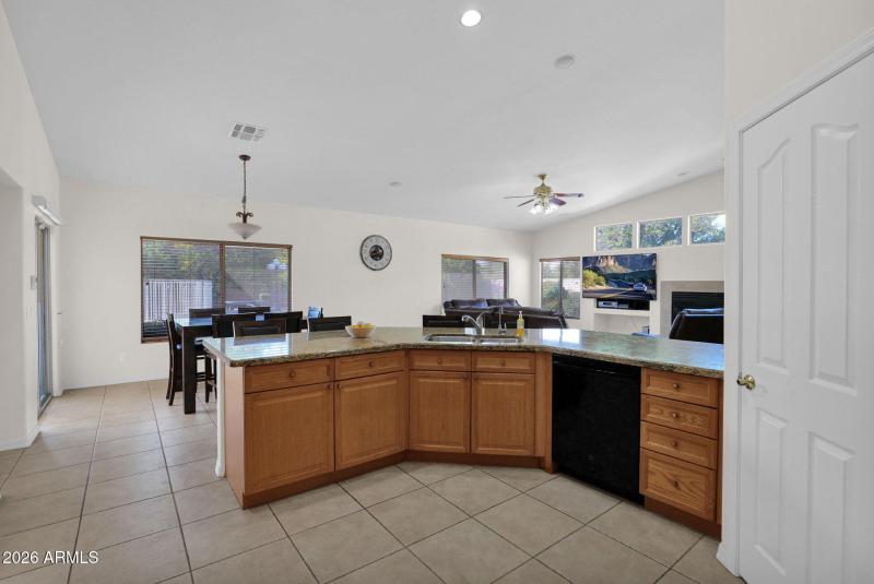 23-web-or-mls-P1525800