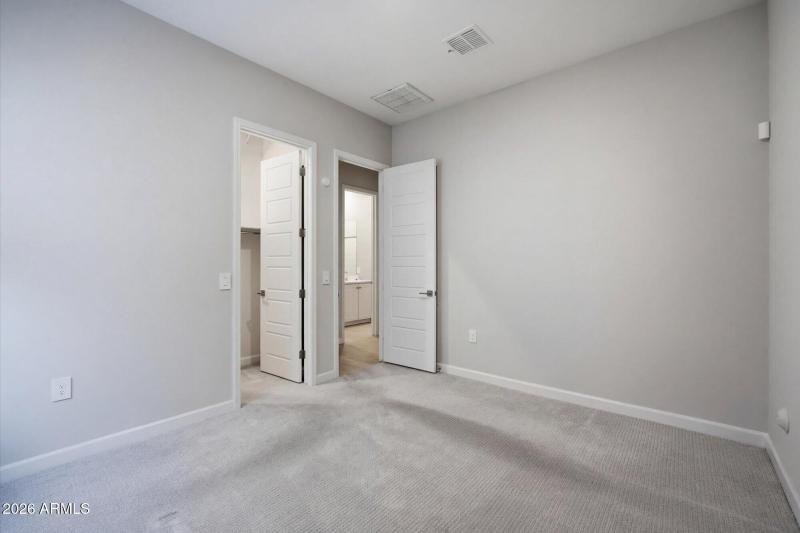 Bedroom w Private Bath Access