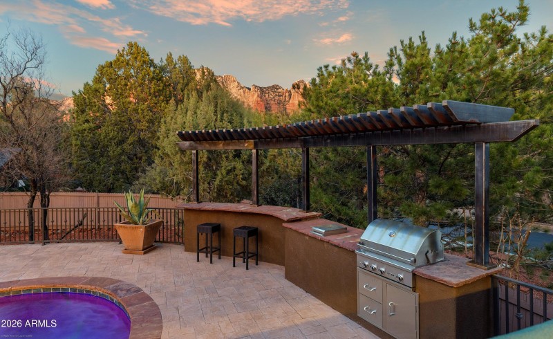 Poolside Grill Station