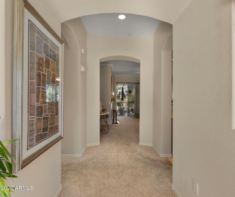 16-web-or-mls-Foyer Entry